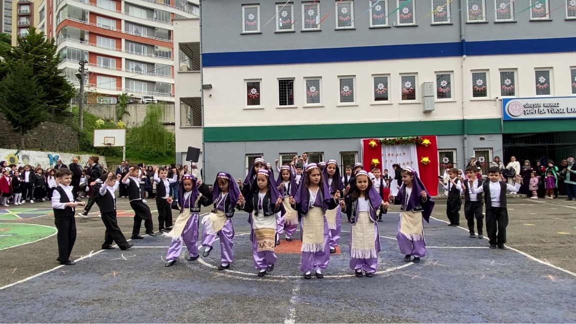 Kalpler Sevgiyle, Yüzler Neşeyle Doldu: Okulumuzda 23 Nisan Coşkusu!